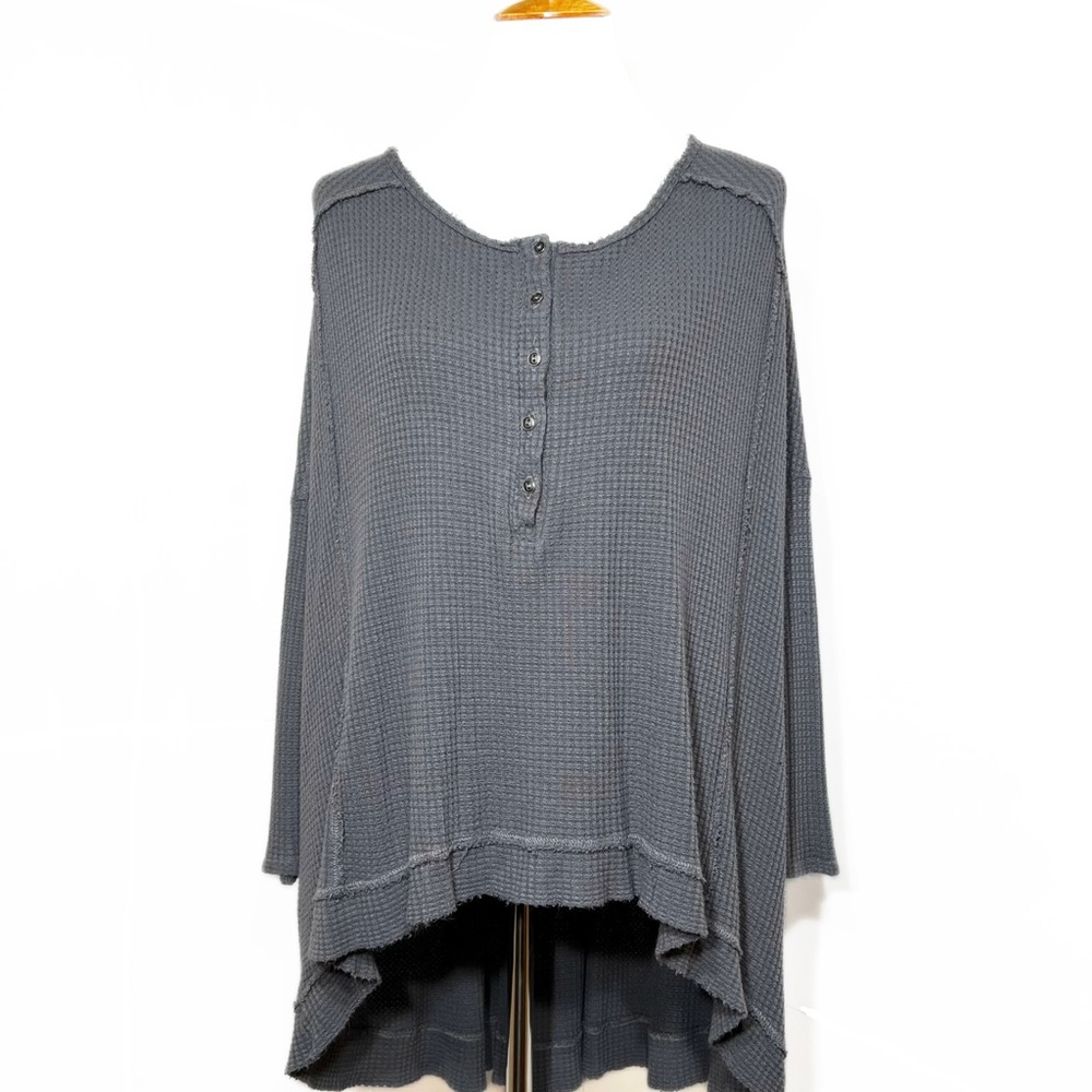 SOLD-Show Me Your Mumu High-Low Henley Gray Waffled Knit Oversized Thermal Top - Picture 6 of 11